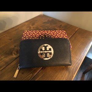 Tory Burch Continental Wallet
